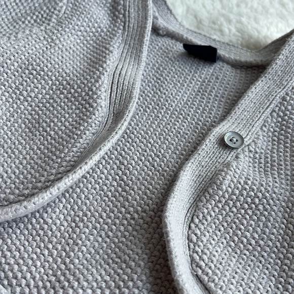 Gap size 3 holiday sweater wore once - Picture 2 of 5